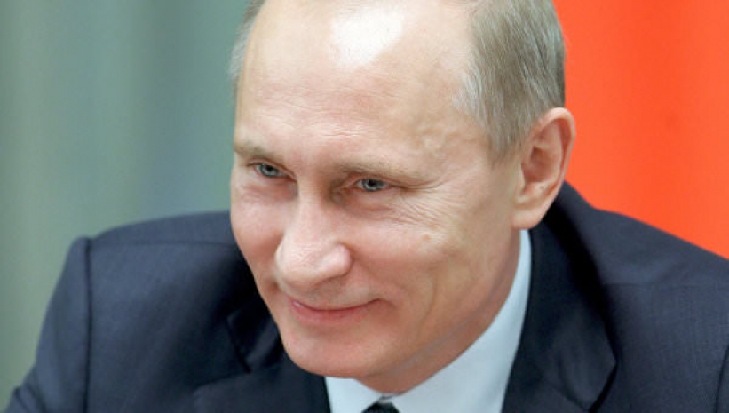 Путин увеличил зарплату себе и Медведеву более чем в два раза