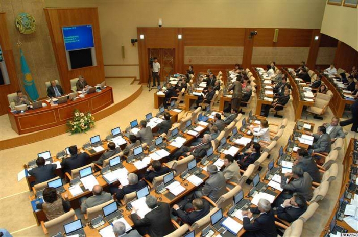 Парламент РК требует разобраться с религиозными фанатиками