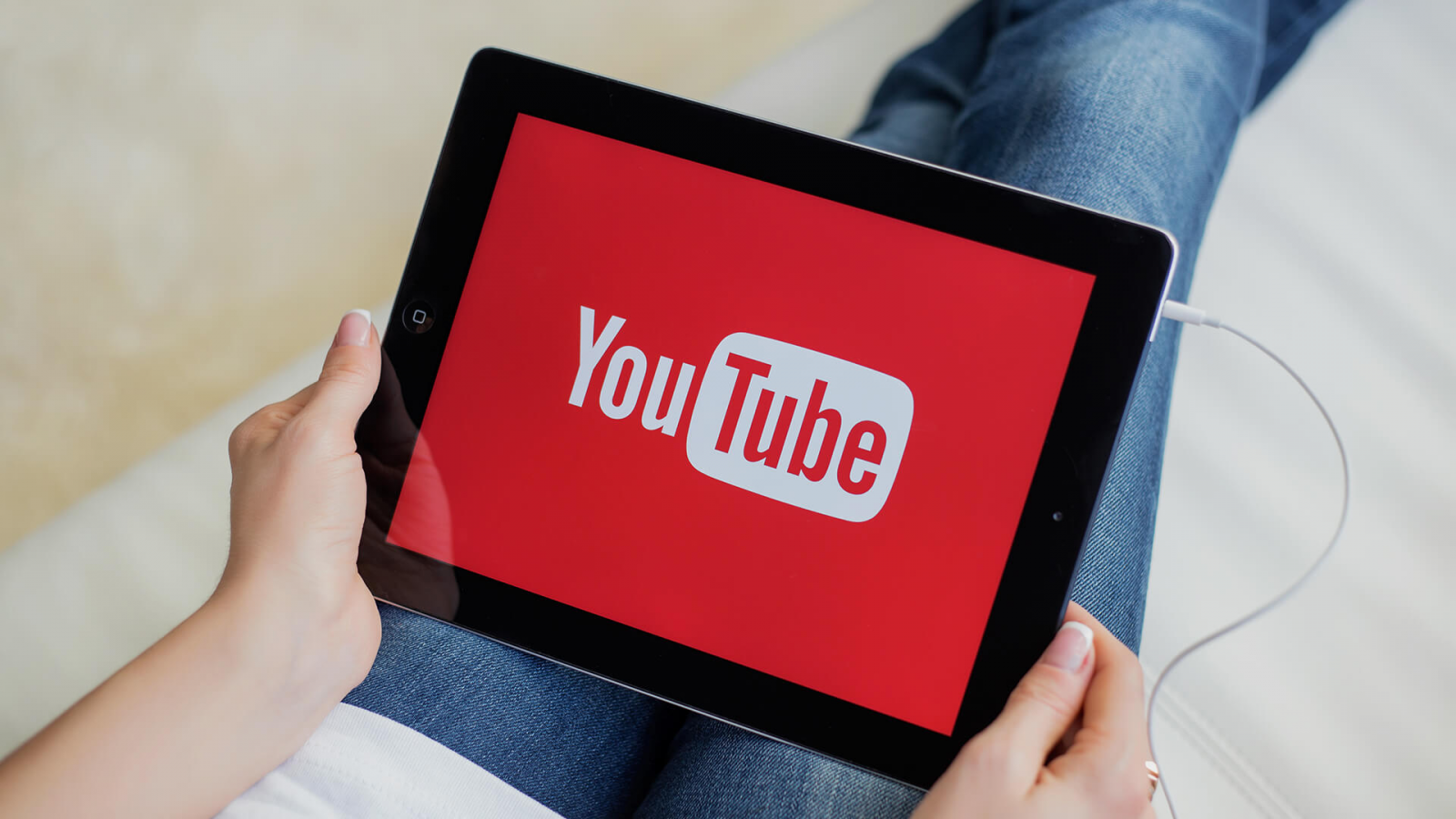 YouTube-арналар Apple-ді өз бейнелерімен жасанды интеллектті оқытқаны үшін сотқа берді