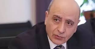 Расим Мусабеков: Карапетяну не поможет отказ от иностранных паспортов – МНЕНИЕ ЭКСПЕРТА