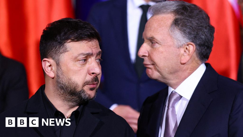 Зеленский назвал неуважением визиты эмиссаров США в Москву, но не в Киев