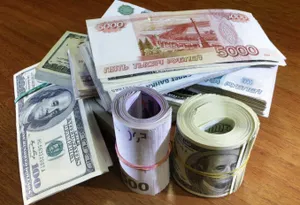 Доллар закономерно вырос перед выходными