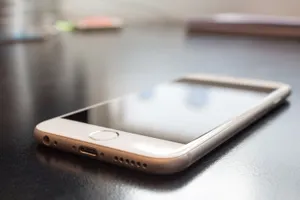 Смартфонами iPhone запретили пользоваться сотрудникам Кремля