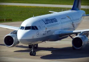 Сотни рейсов из-за забастовки пилотов отменила Lufthansa