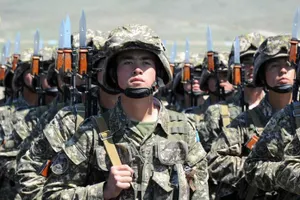 Минобороны не будет комплектовать армию только из контрактников