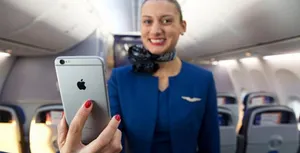 Стюардессам раздадут iPhone 6 Plus