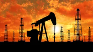 Нефть дорожает, отыгрывая снижение запасов сырья в США