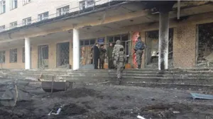 Снаряд разорвался у больницы в Донецке: трое убитых