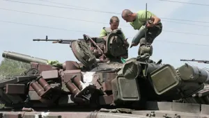 Армия Украины подтягивает к Луганску тяжелую технику