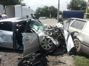 В Алматы водитель, убегавший от полицейских, спровоцировал массовое ДТП