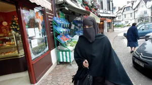 В связи с открытием мечетей призвали к осторожности мусульман Великобритании