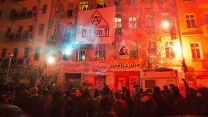 120 полицейских получили ранения в Берлине в ходе беспорядов