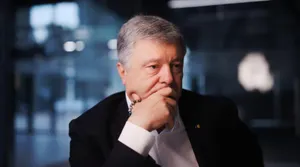 Порошенко обвинили в хищении восьми миллиардов долларов