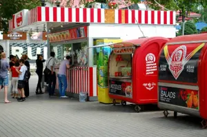 В Алматы массово закрывают точки продаж фастфуда
