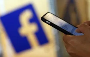 Пользователи Facebook помогли выбрать платье для 93-летней невесты из Австралии