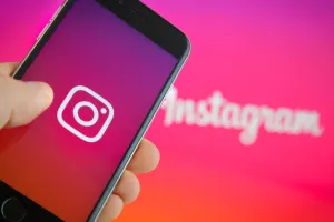 Instagram-да «қызметке» тапсырыс берді — ер адам ақшаға тұрғын үйді өртеп жібермек болды