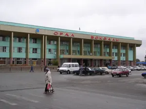 В Уральске пьяный подросток на автомобиле протаранил группу людей