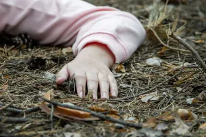 15-летняя школьница погибла после падения с высоты в Актау