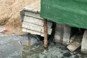 Жители Актау пожаловались на слив неизвестной жидкости в Каспий