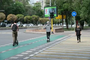 Самокаты под запретом: в Алматы заблокировали 22 аккаунта подростков