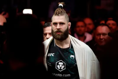 UFC объявил титульный бой в полутяжелом весе