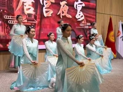 В Бишкеке открылась международная выставка, посвященная истории китайской письменности